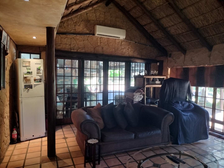 4 Bedroom Property for Sale in Langenhovenpark Free State